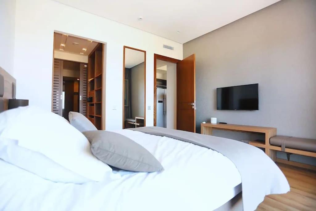 Luxury Apartment At Corniche , Seaview Close Beach Casablanca Exterior photo